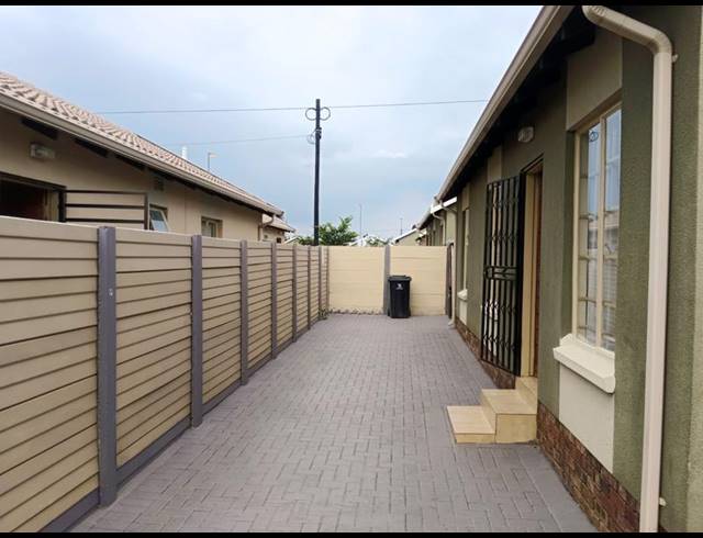 3 BEDROOM HOUSE FOR SALE IN SKY CITY